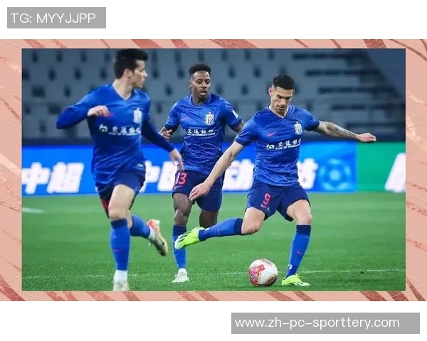 上海绿地申花迎战光荣全力争胜展现球队实力与团结精神